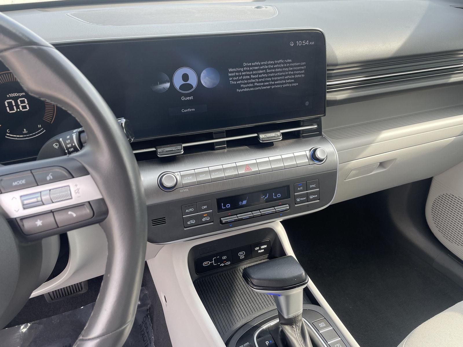 Vehicle photo 14