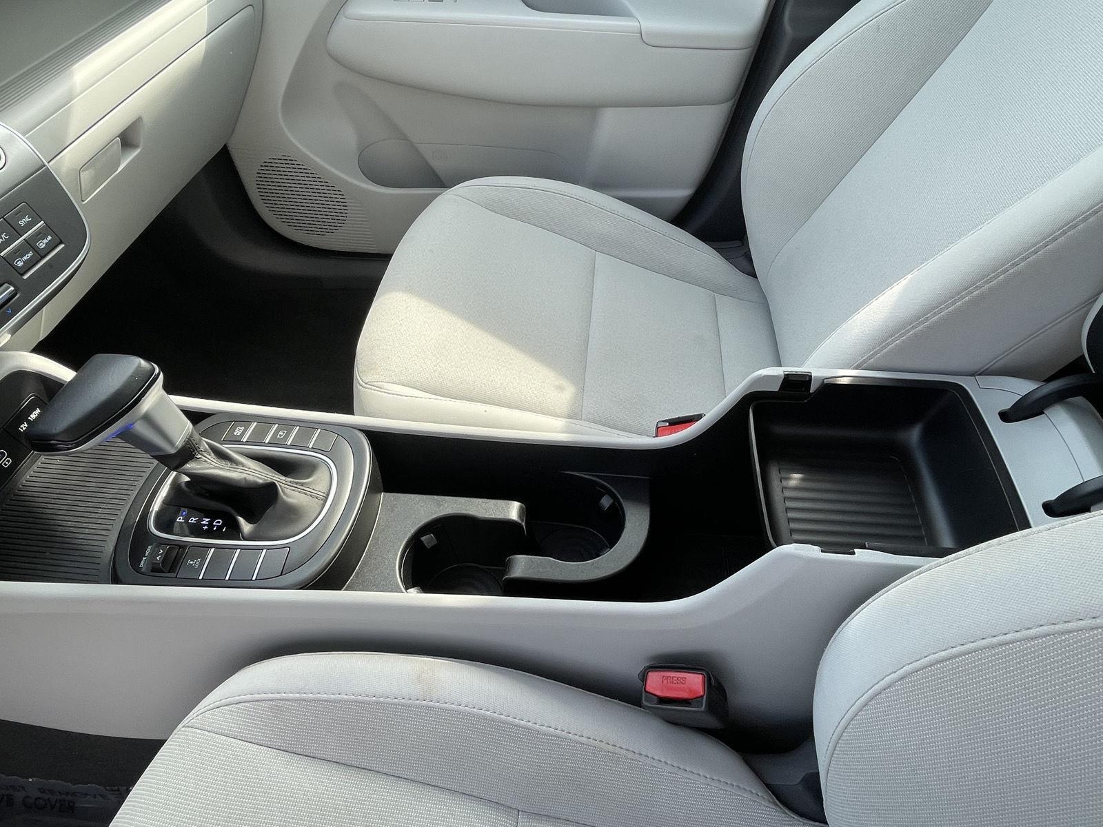Vehicle photo 15