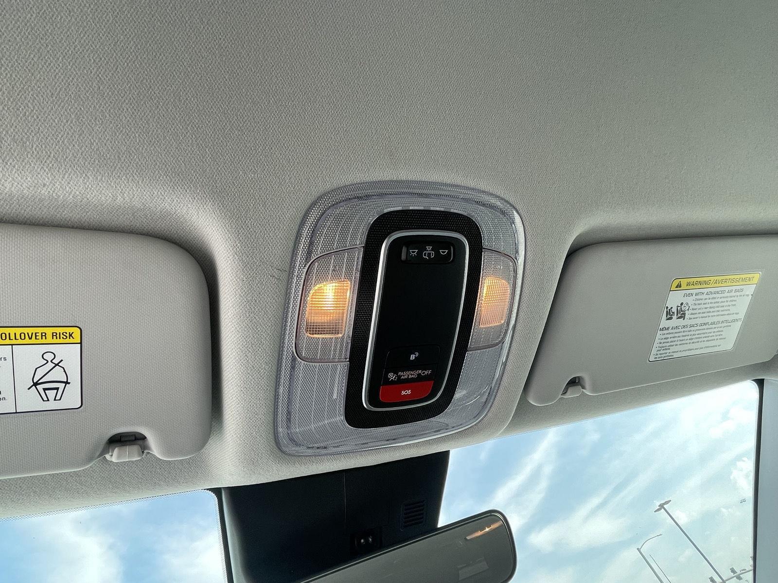 Vehicle photo 16