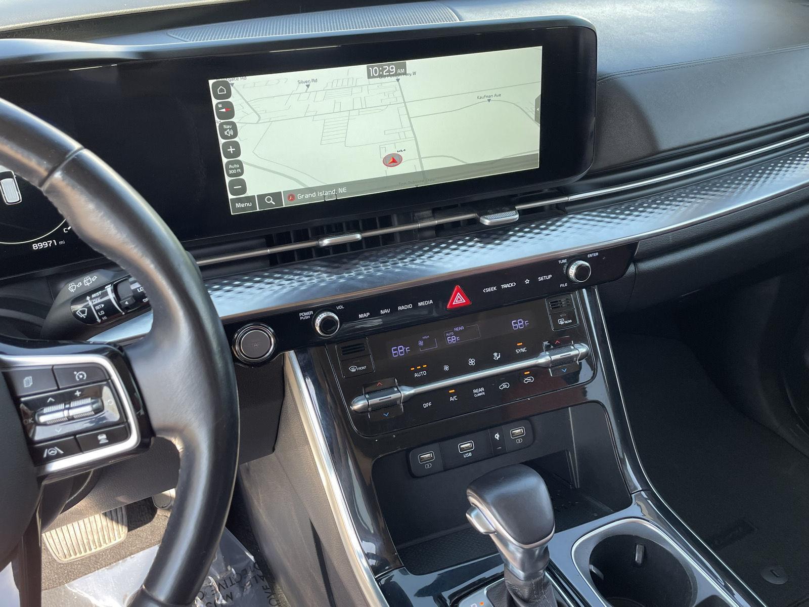 Vehicle photo 14