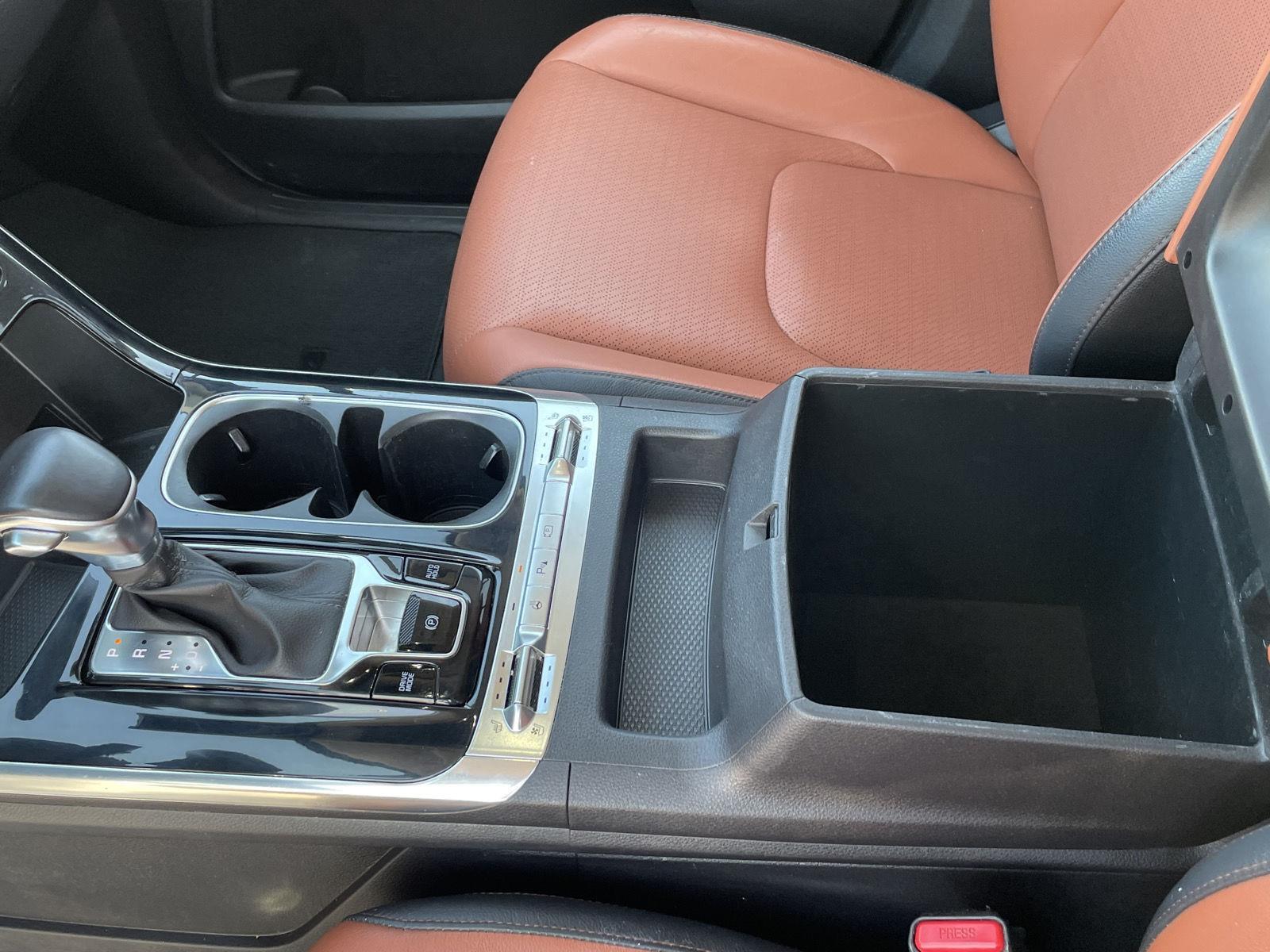 Vehicle photo 15