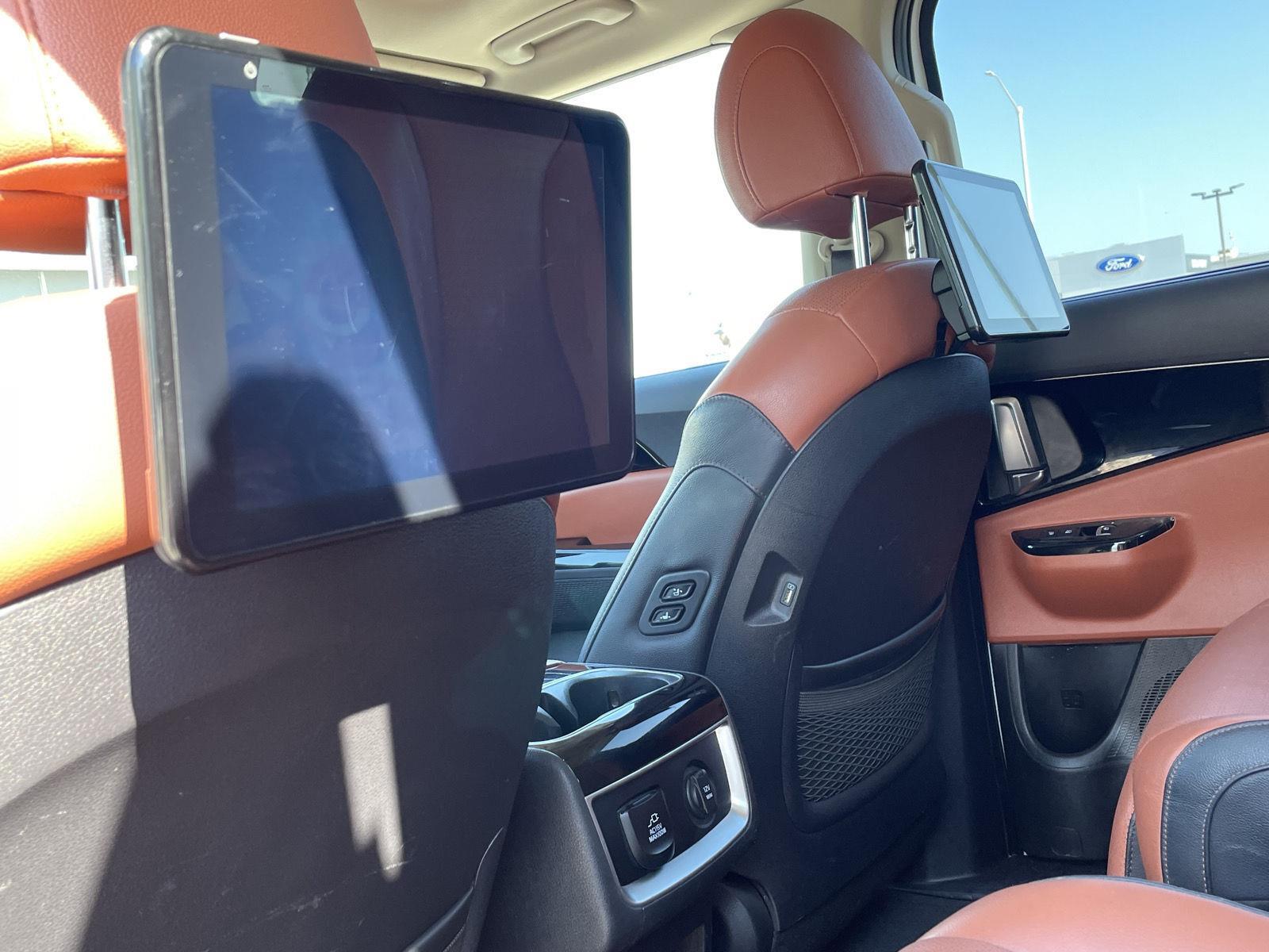 Vehicle photo 21