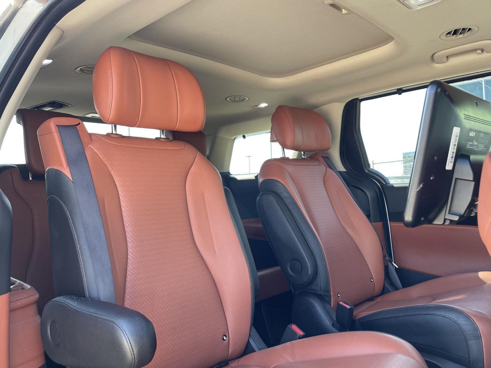 Vehicle photo 23