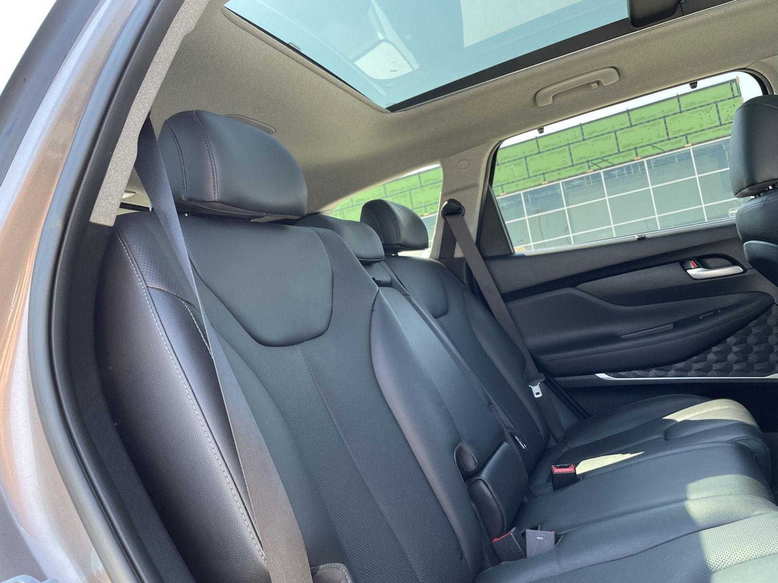 Vehicle photo 21