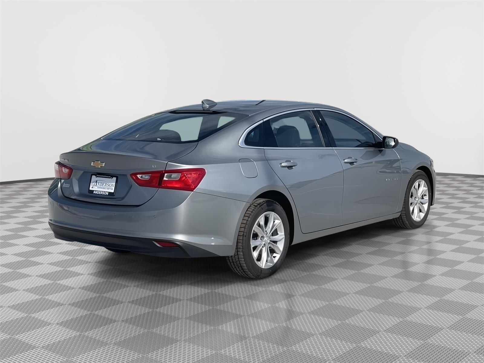 Vehicle photo 6