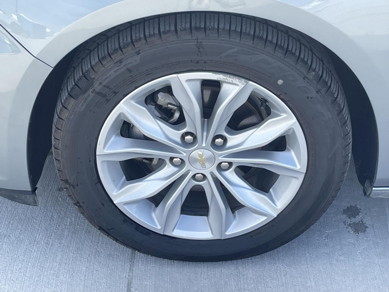 Vehicle photo 10