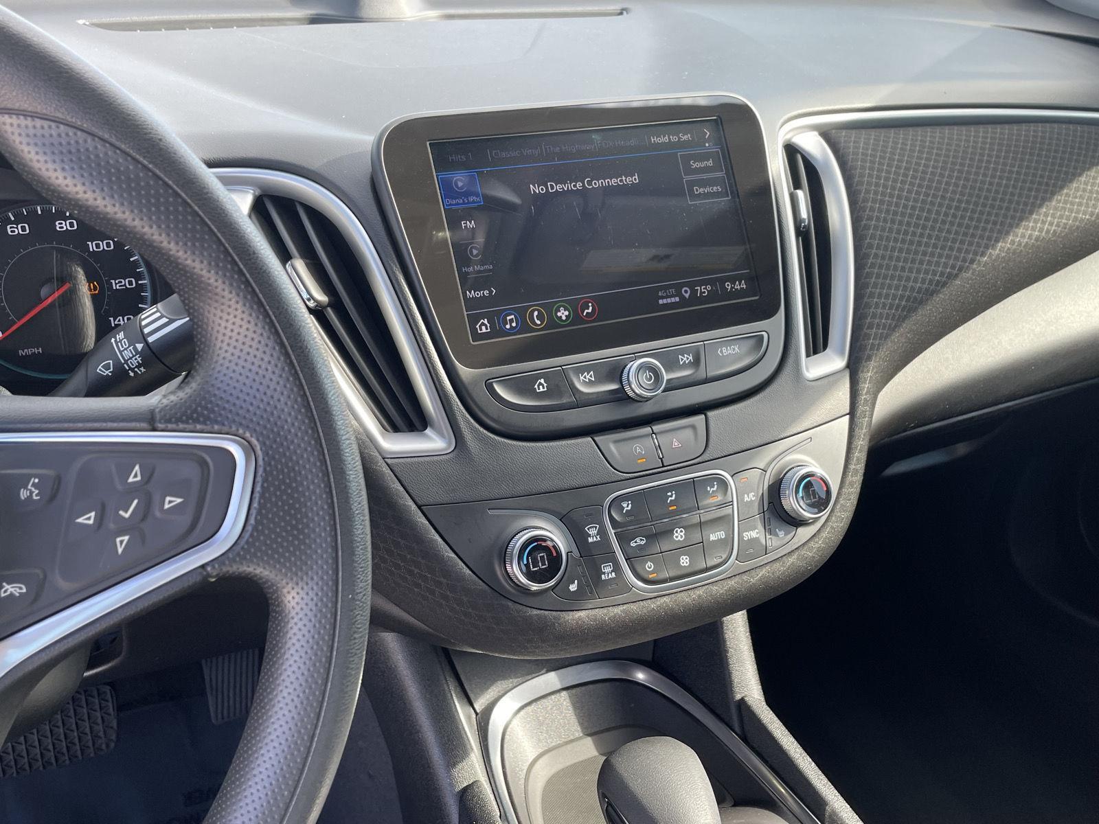 Vehicle photo 14