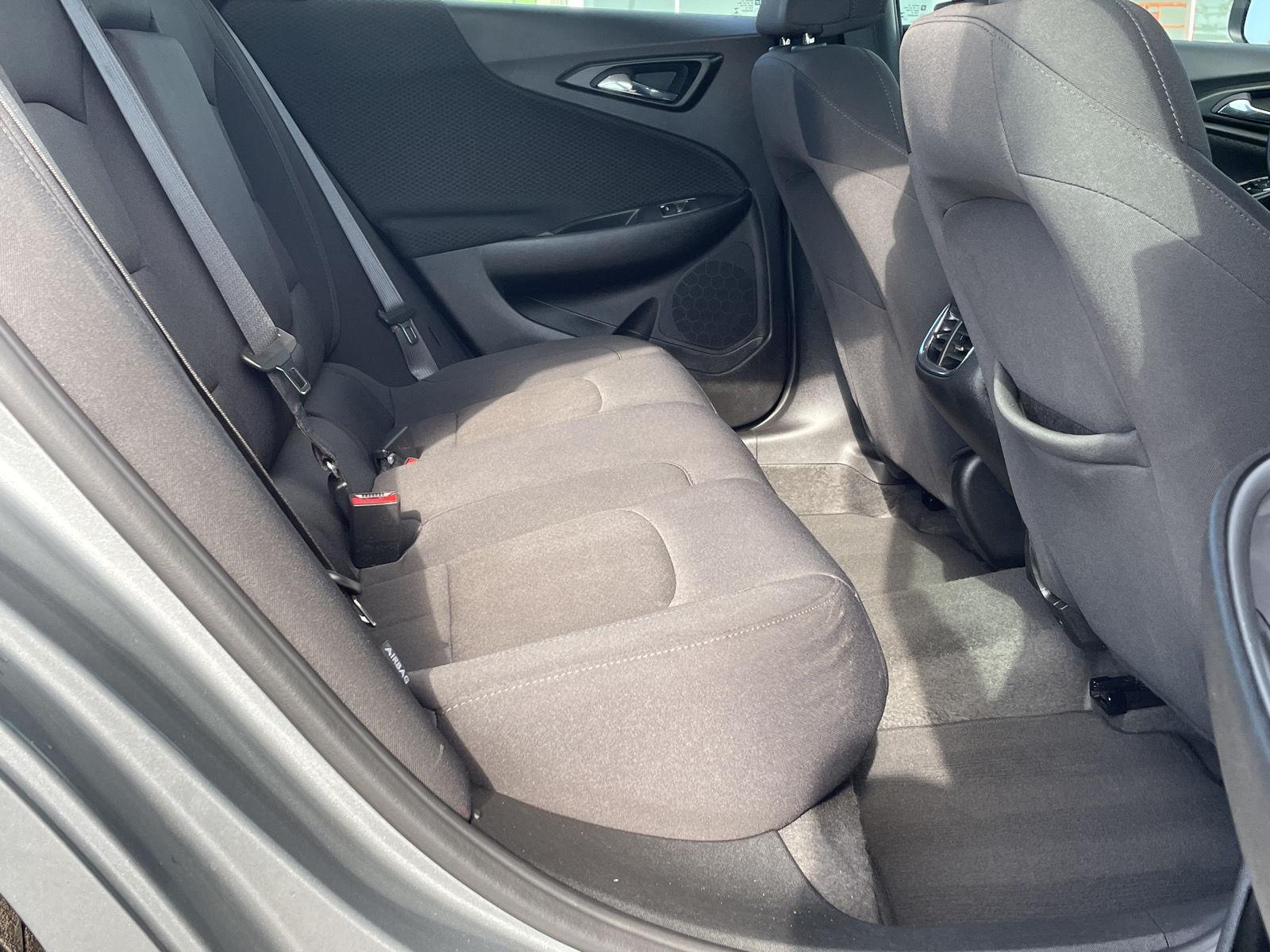 Vehicle photo 17
