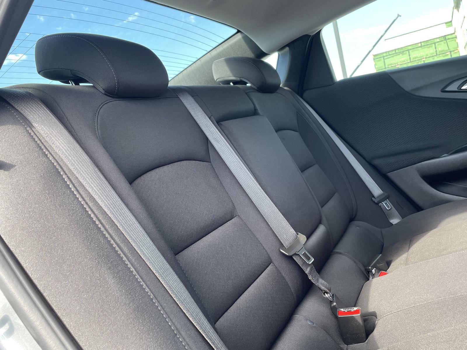 Vehicle photo 18