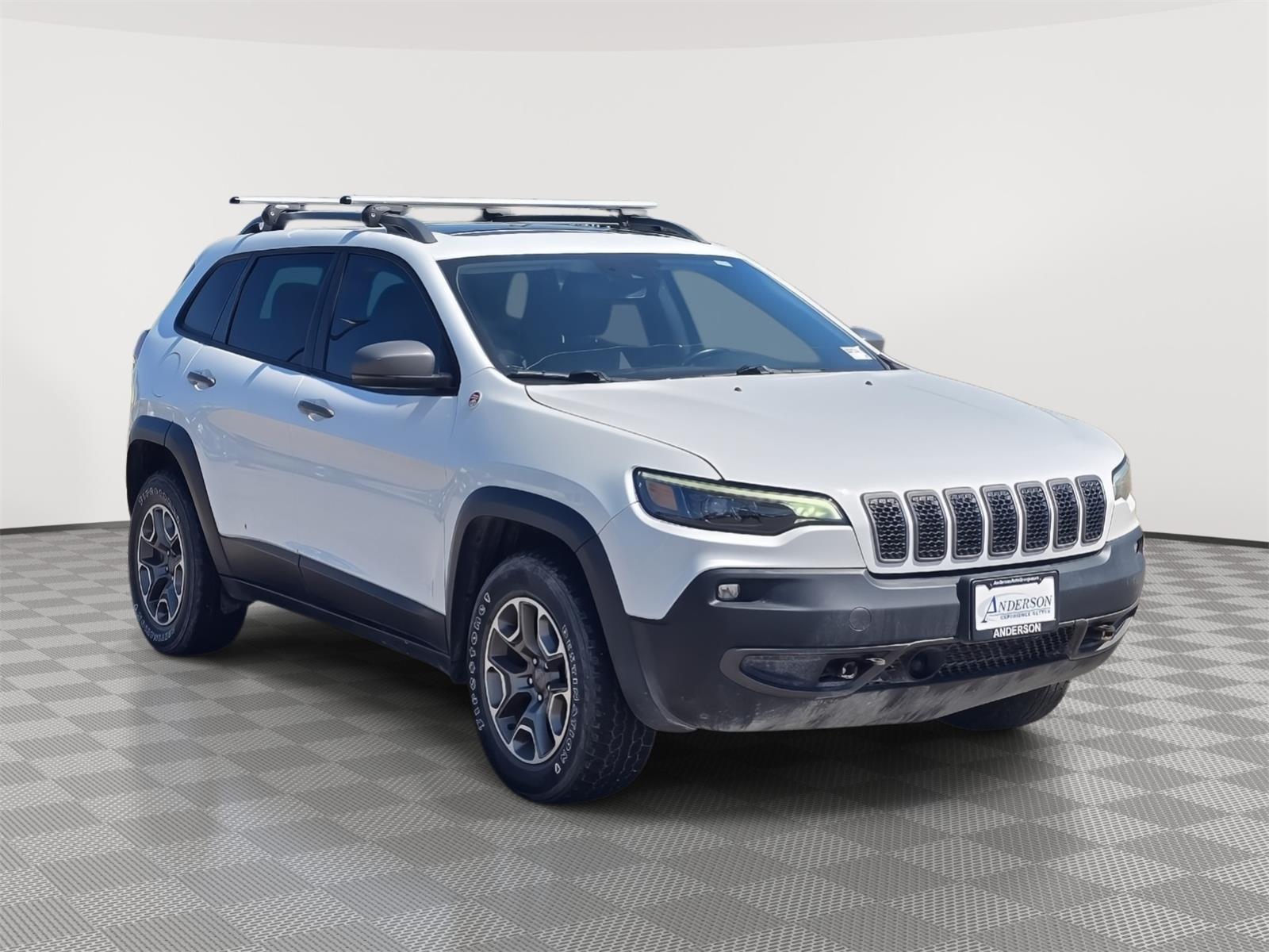Vehicle photo 8