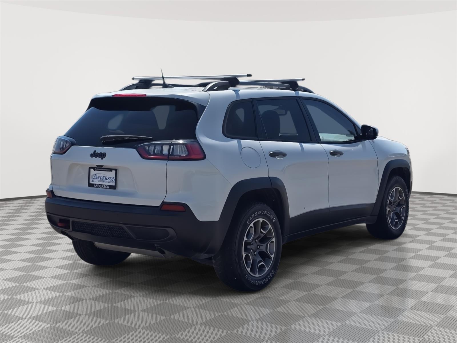 Vehicle photo 6