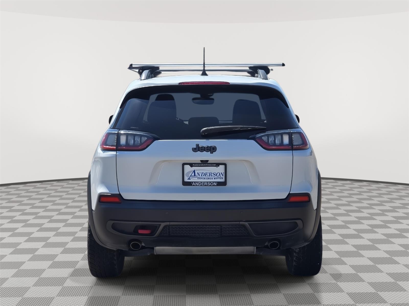 Vehicle photo 5