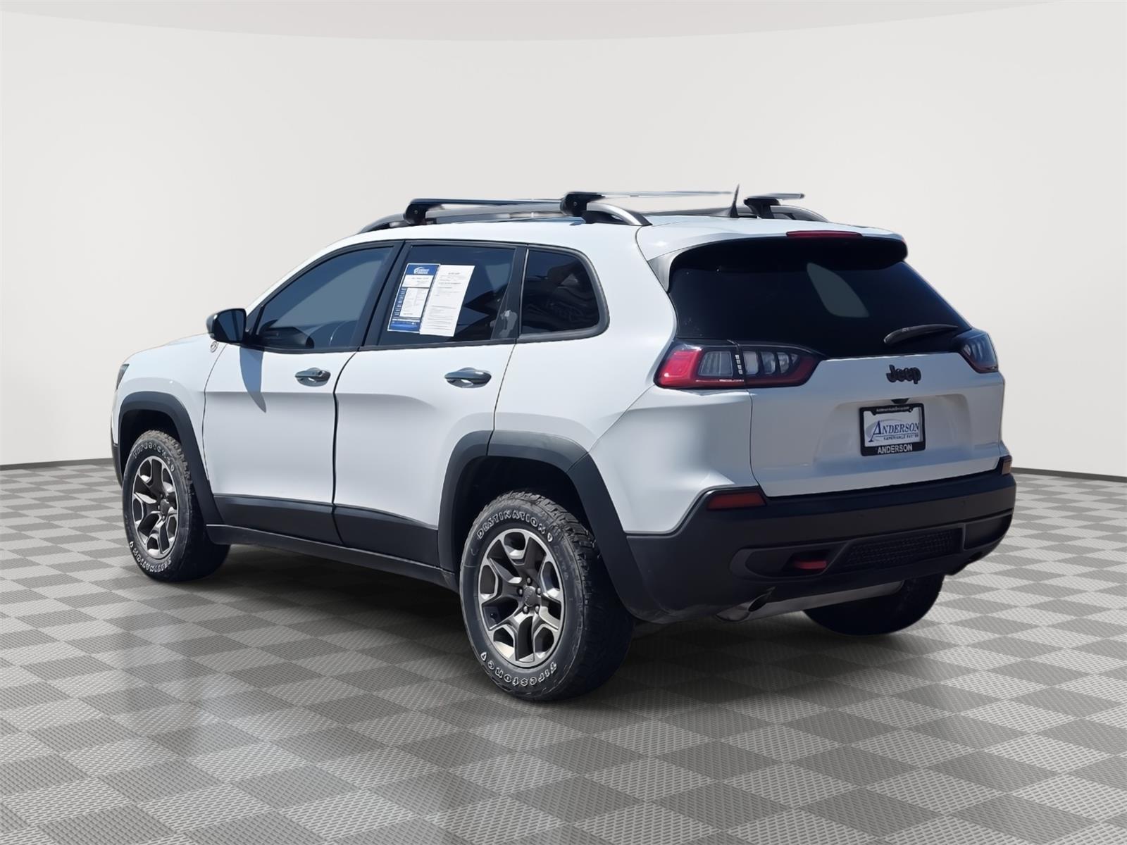 Vehicle photo 4