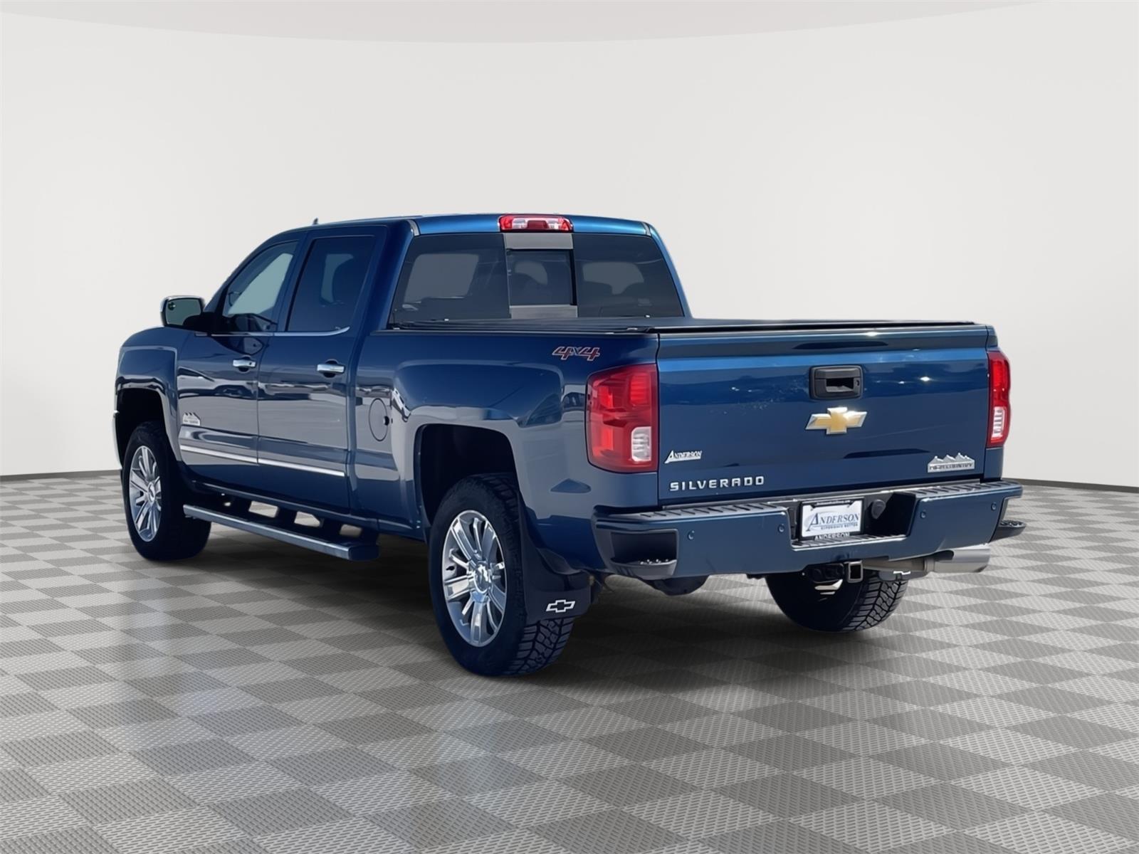 Vehicle photo 4