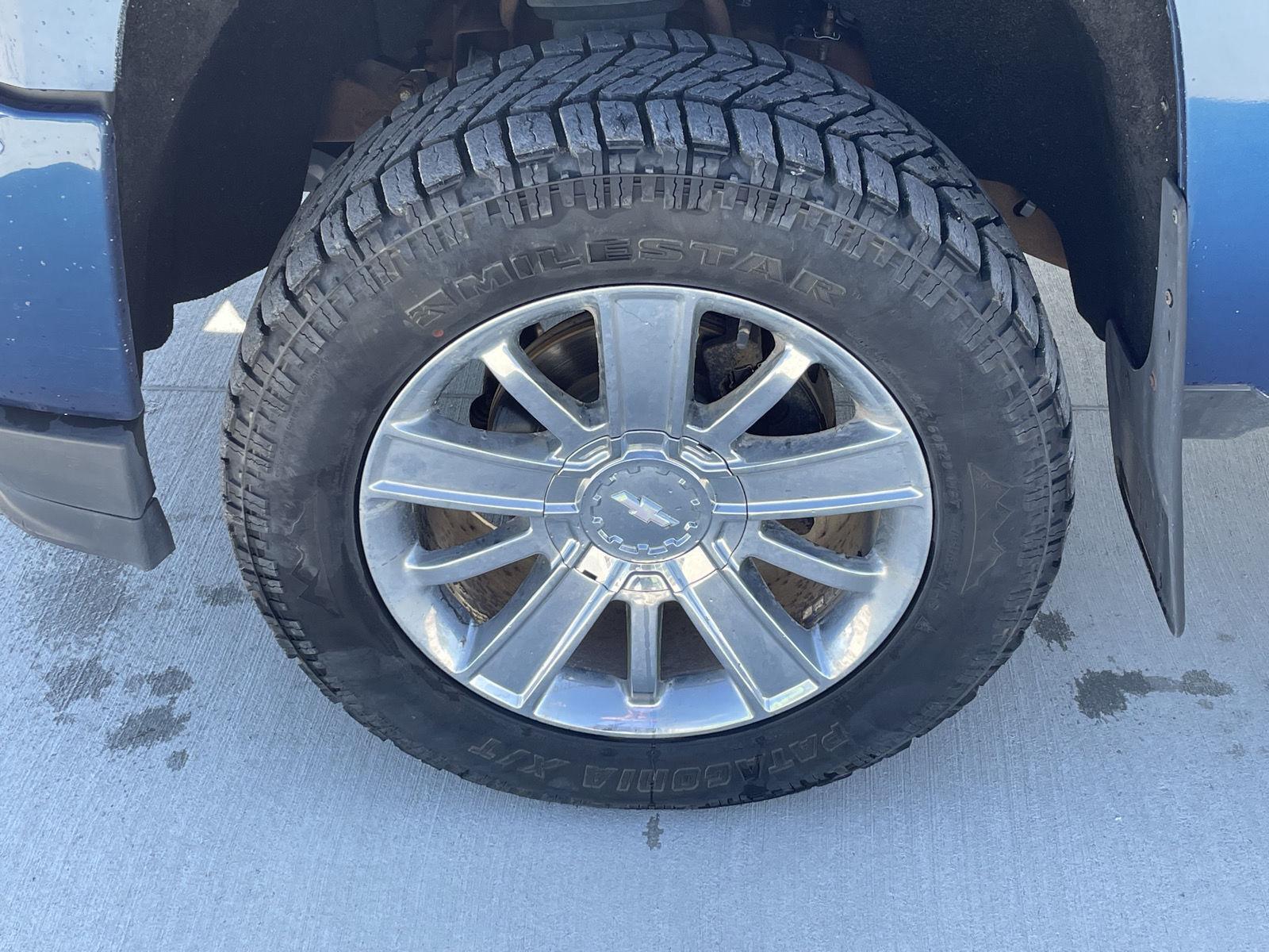 Vehicle photo 10