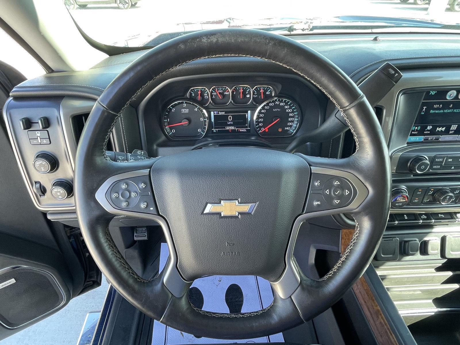 Vehicle photo 13