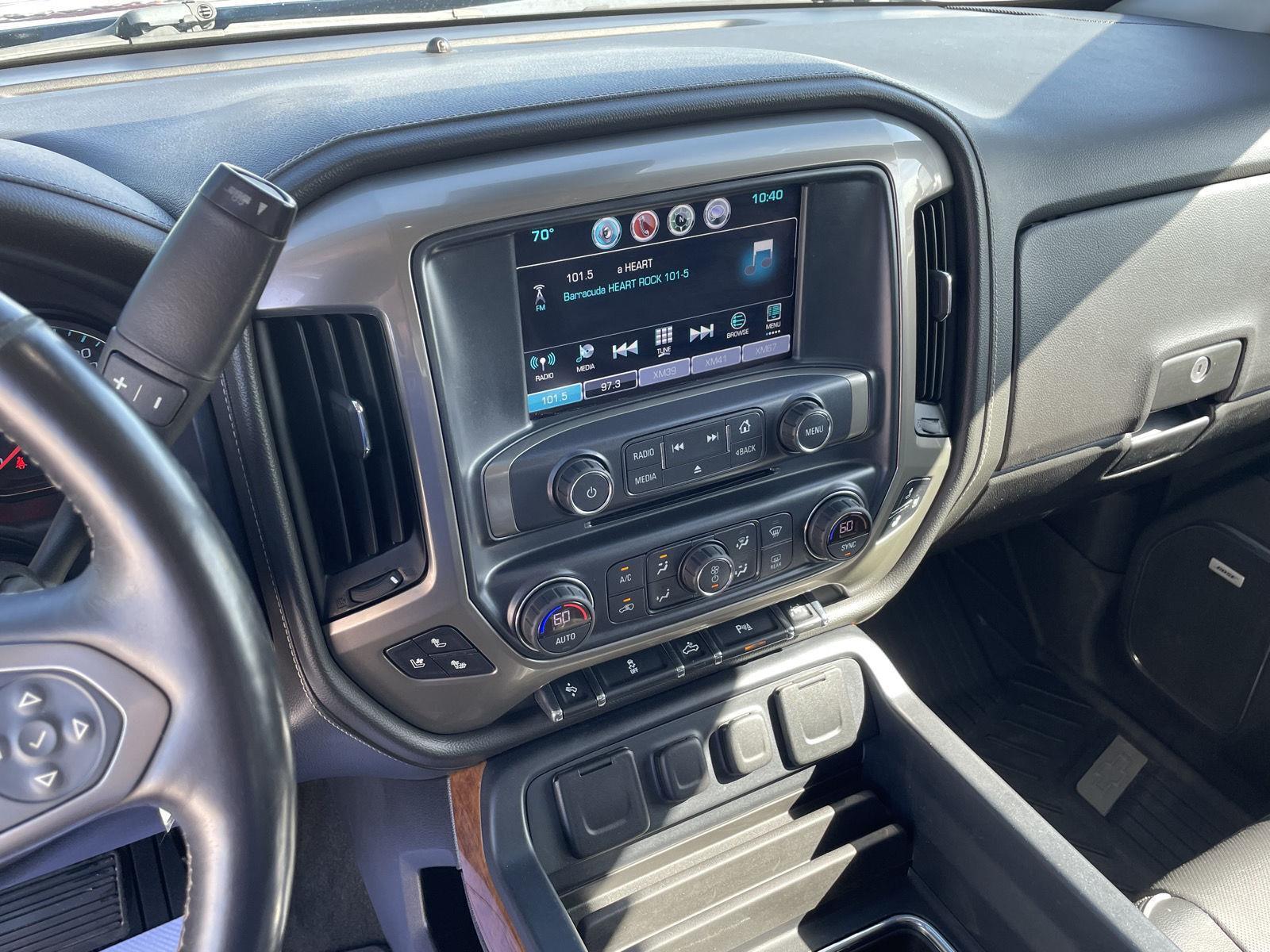 Vehicle photo 15