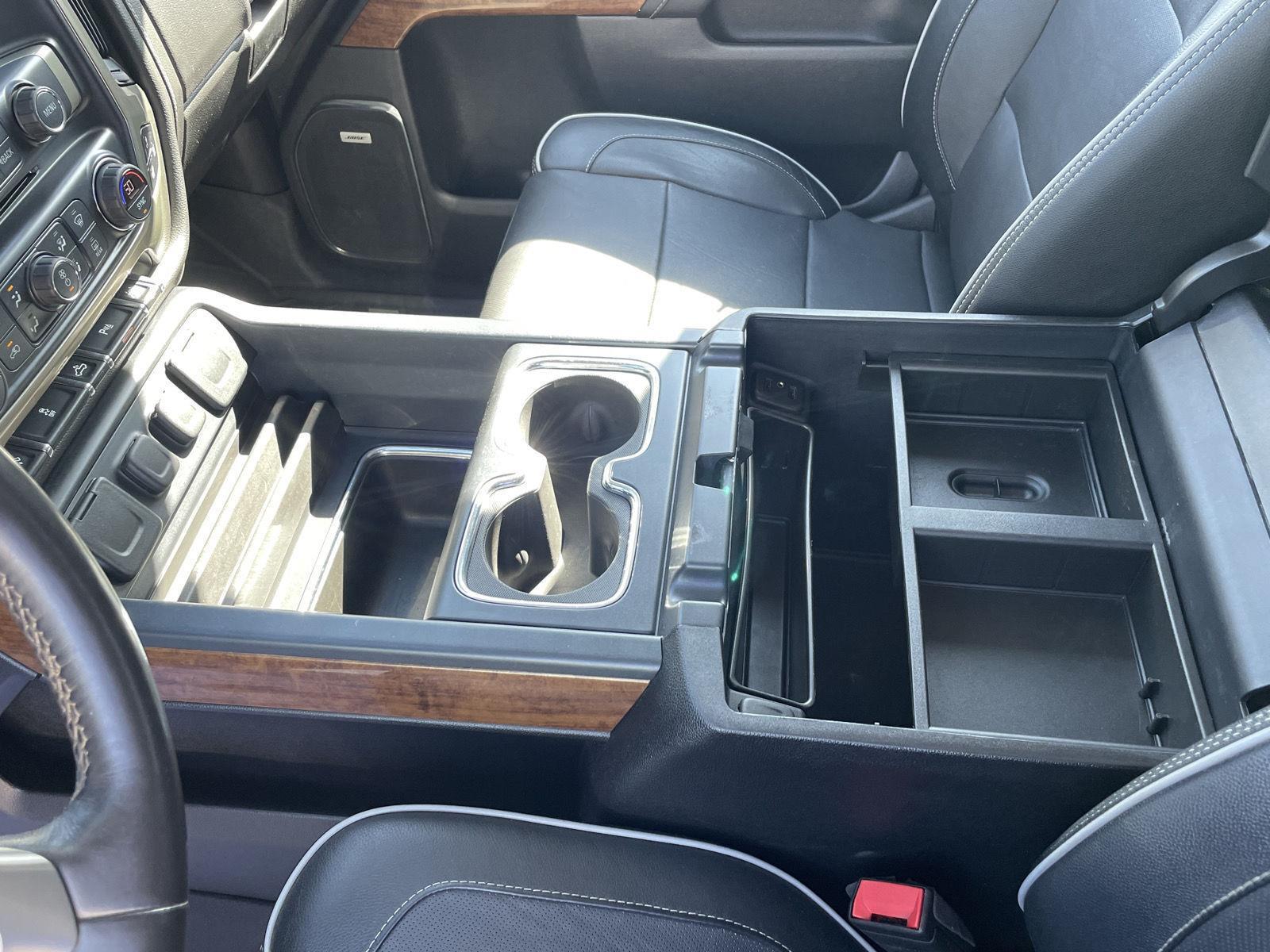 Vehicle photo 16