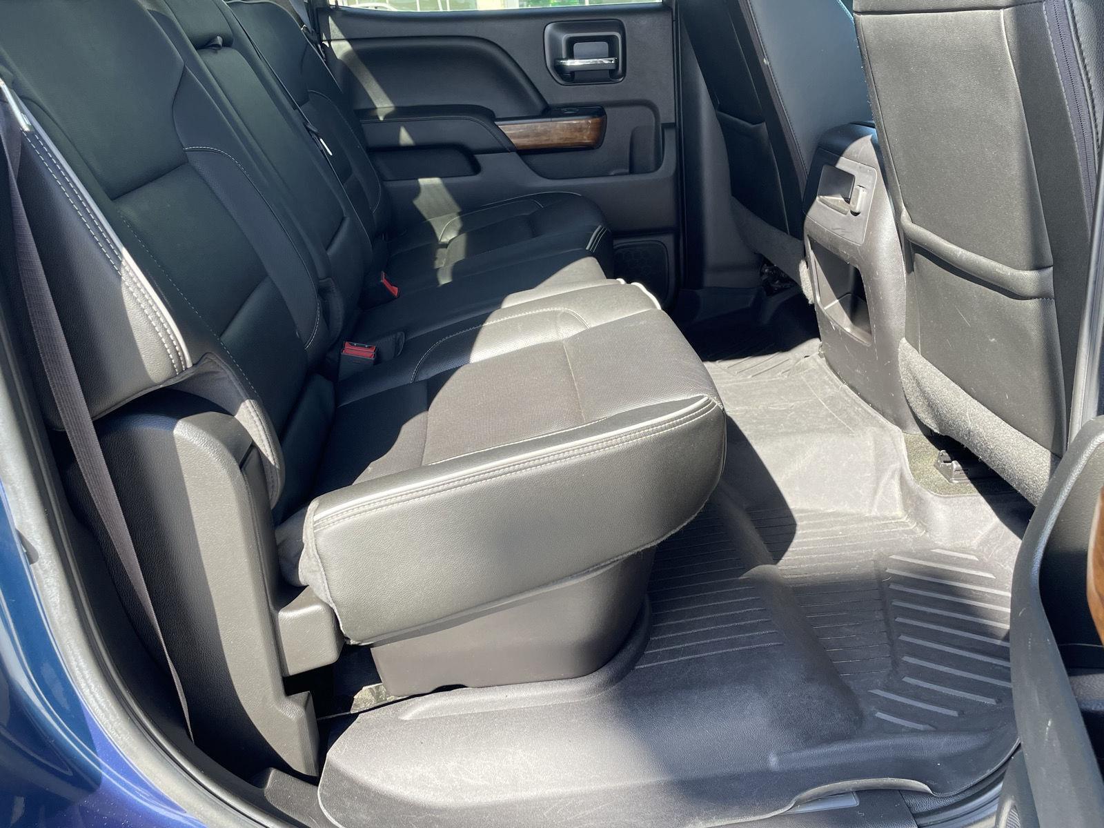 Vehicle photo 20