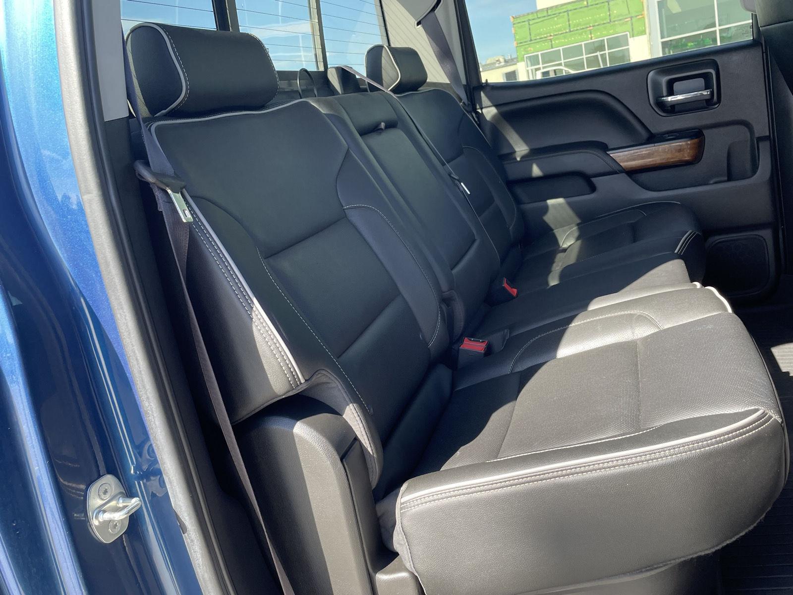 Vehicle photo 21