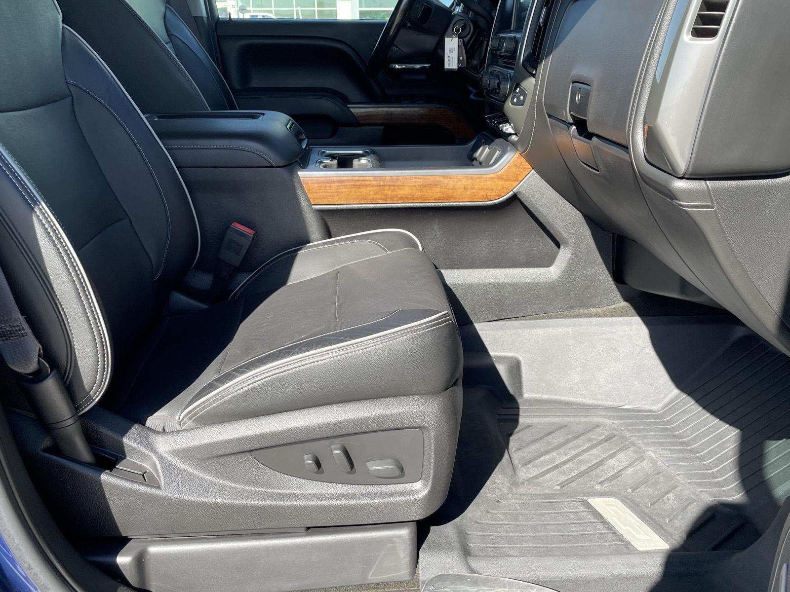 Vehicle photo 22