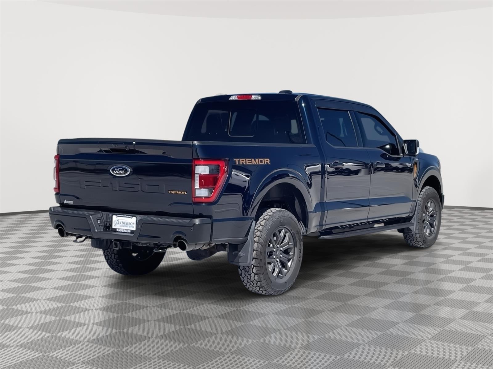 Vehicle photo 6