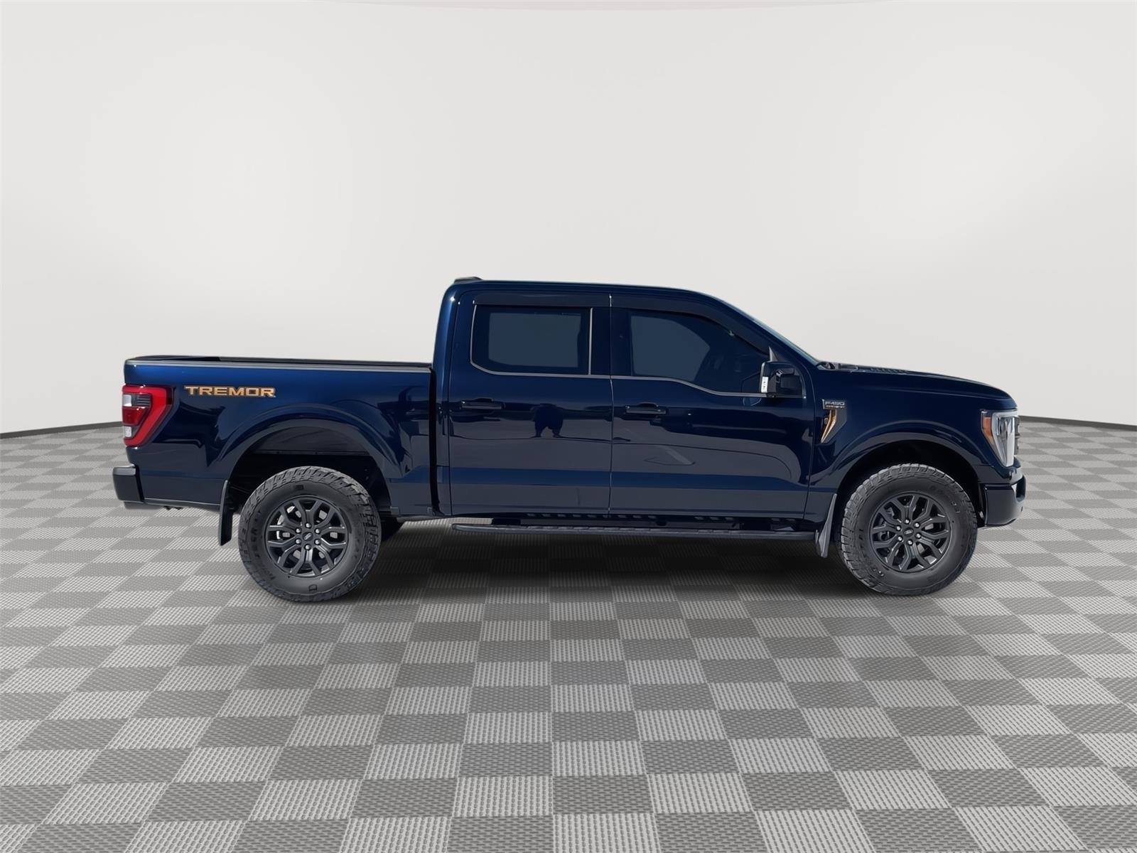 Vehicle photo 7