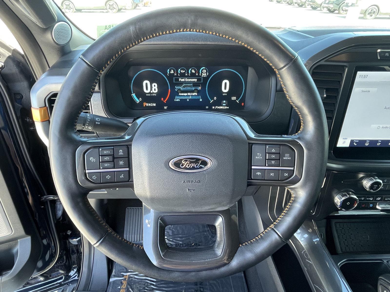 Vehicle photo 13