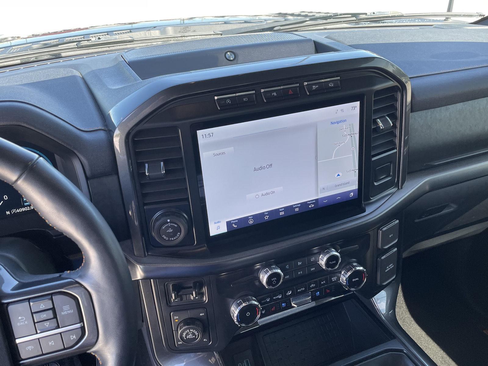 Vehicle photo 15