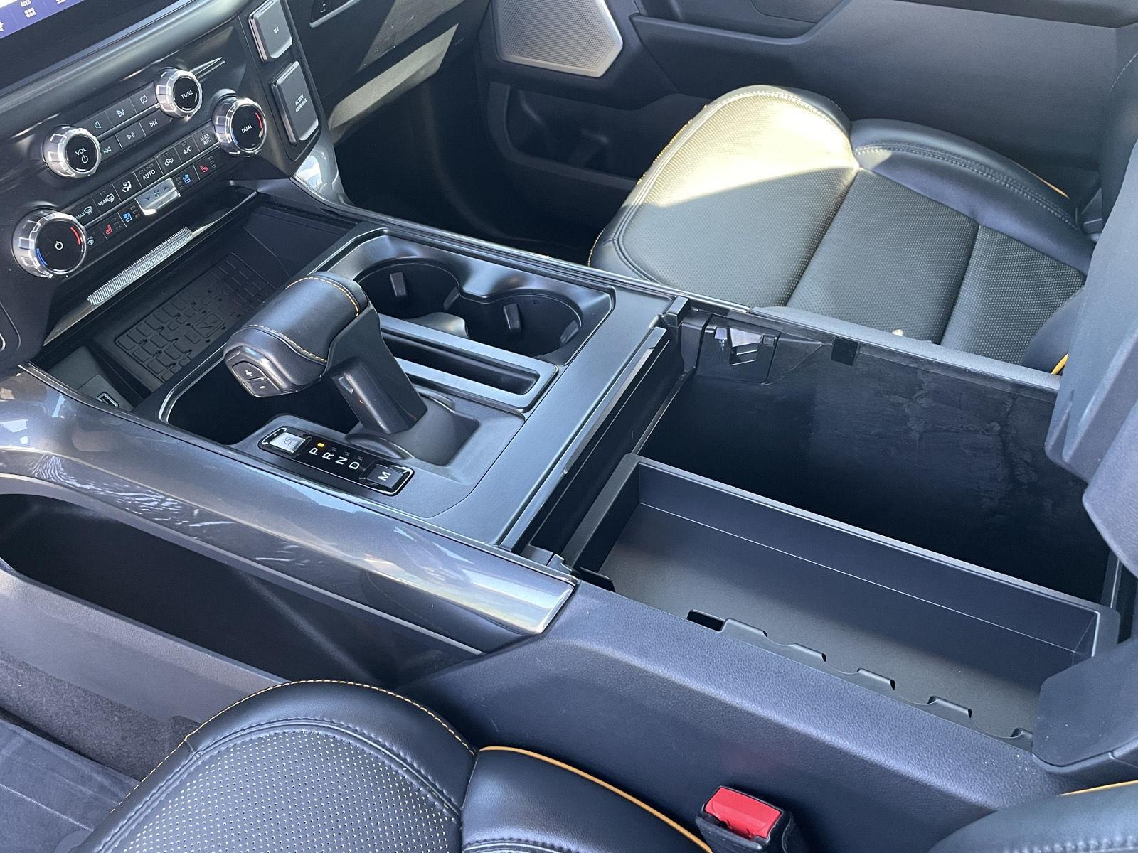 Vehicle photo 16