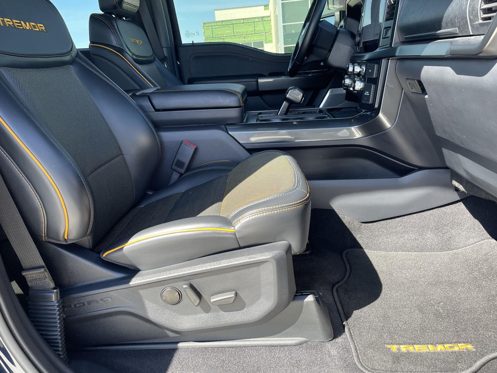 Vehicle photo 22