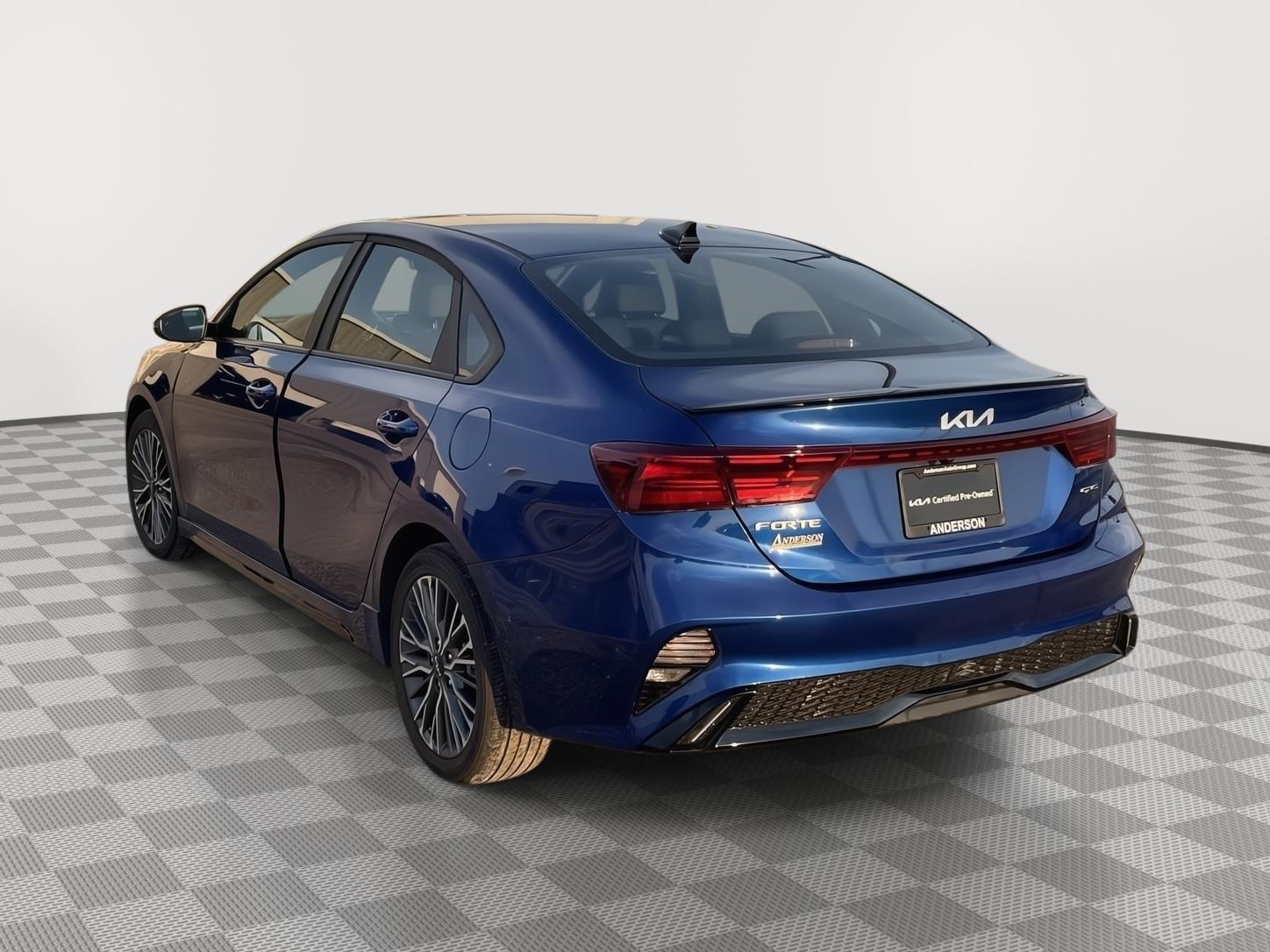 Vehicle photo 4