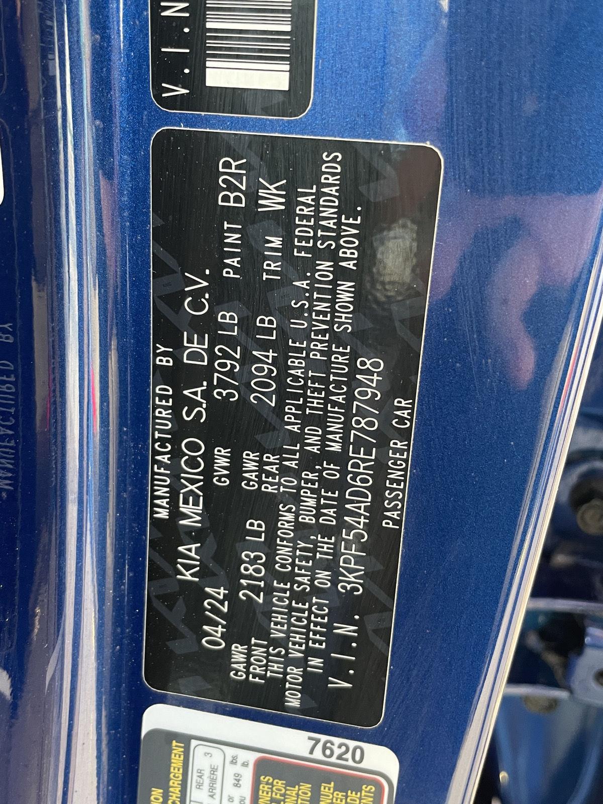 Vehicle photo 11