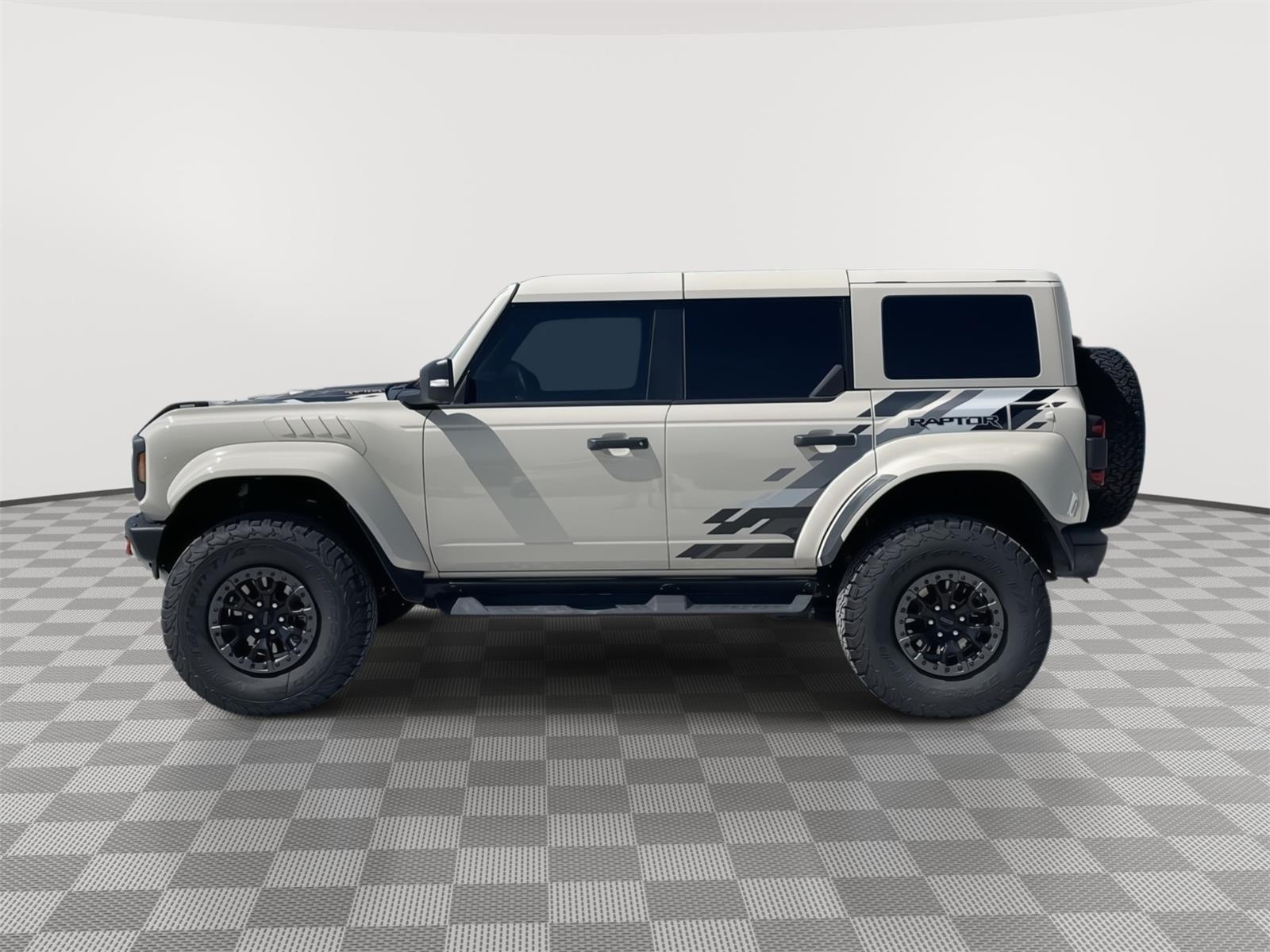 Vehicle photo 2