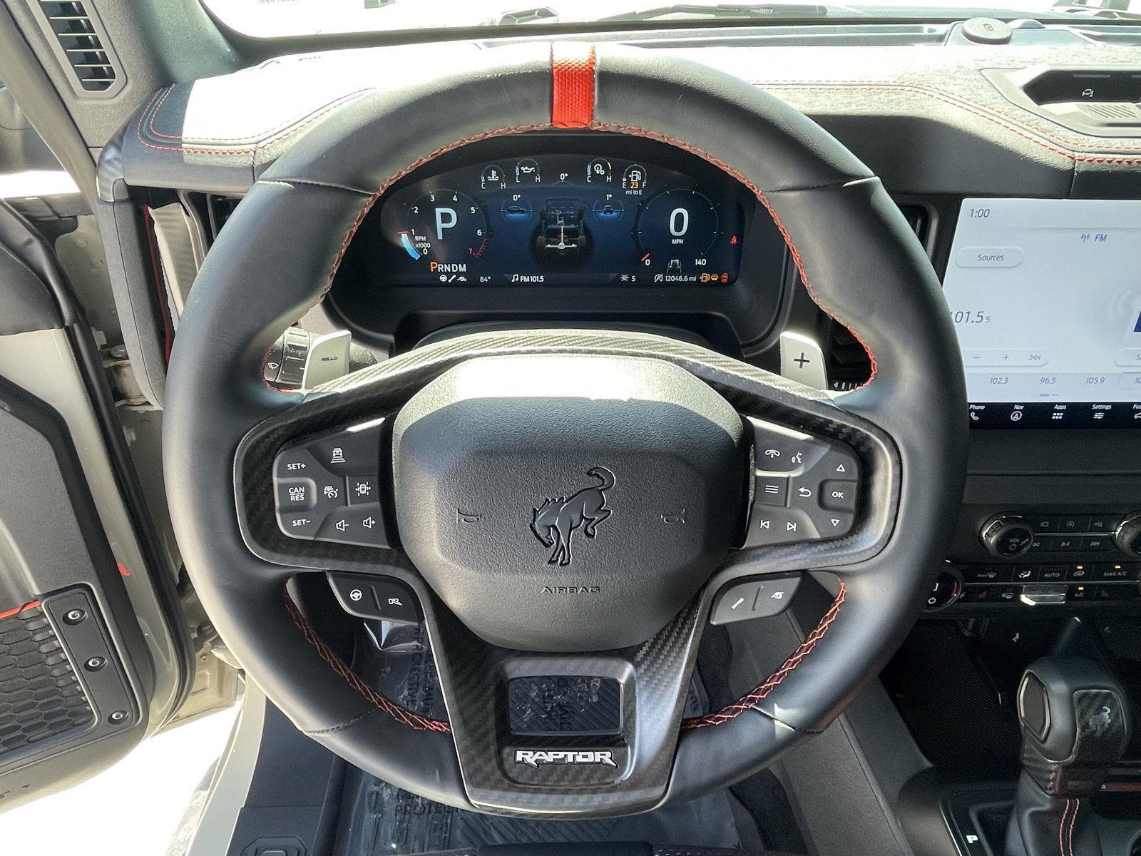 Vehicle photo 13