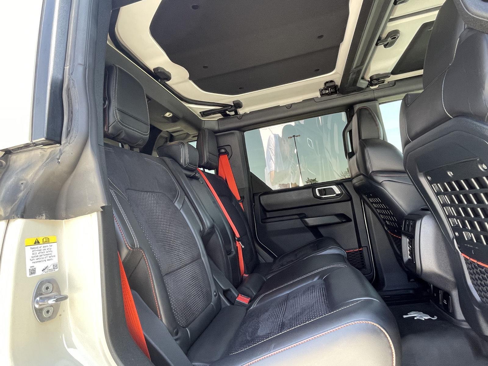Vehicle photo 20