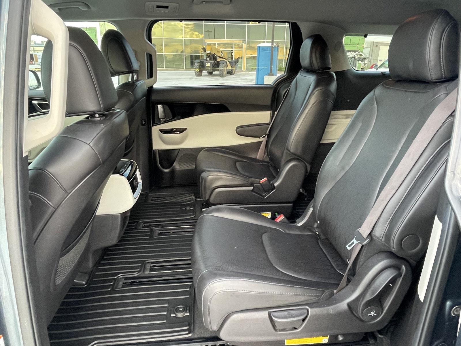 Vehicle photo 15
