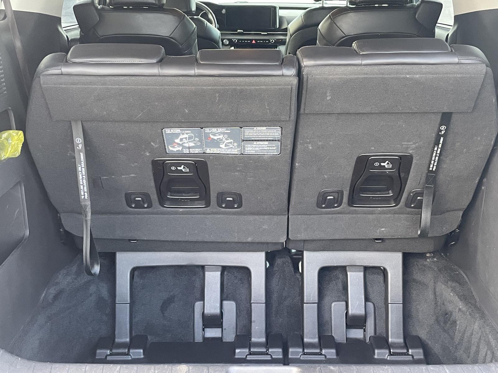 Vehicle photo 17