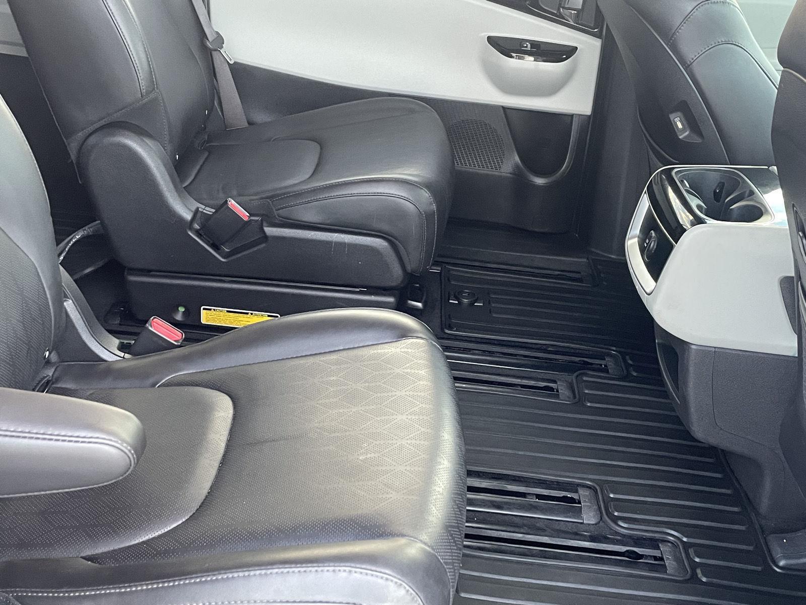 Vehicle photo 18
