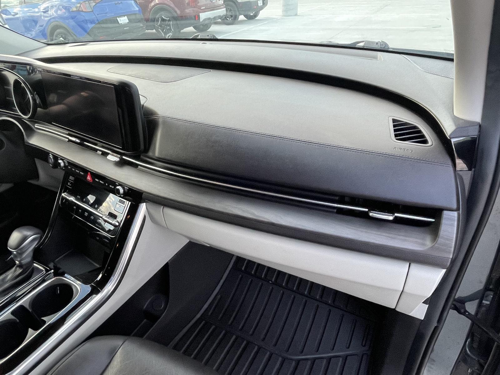 Vehicle photo 20