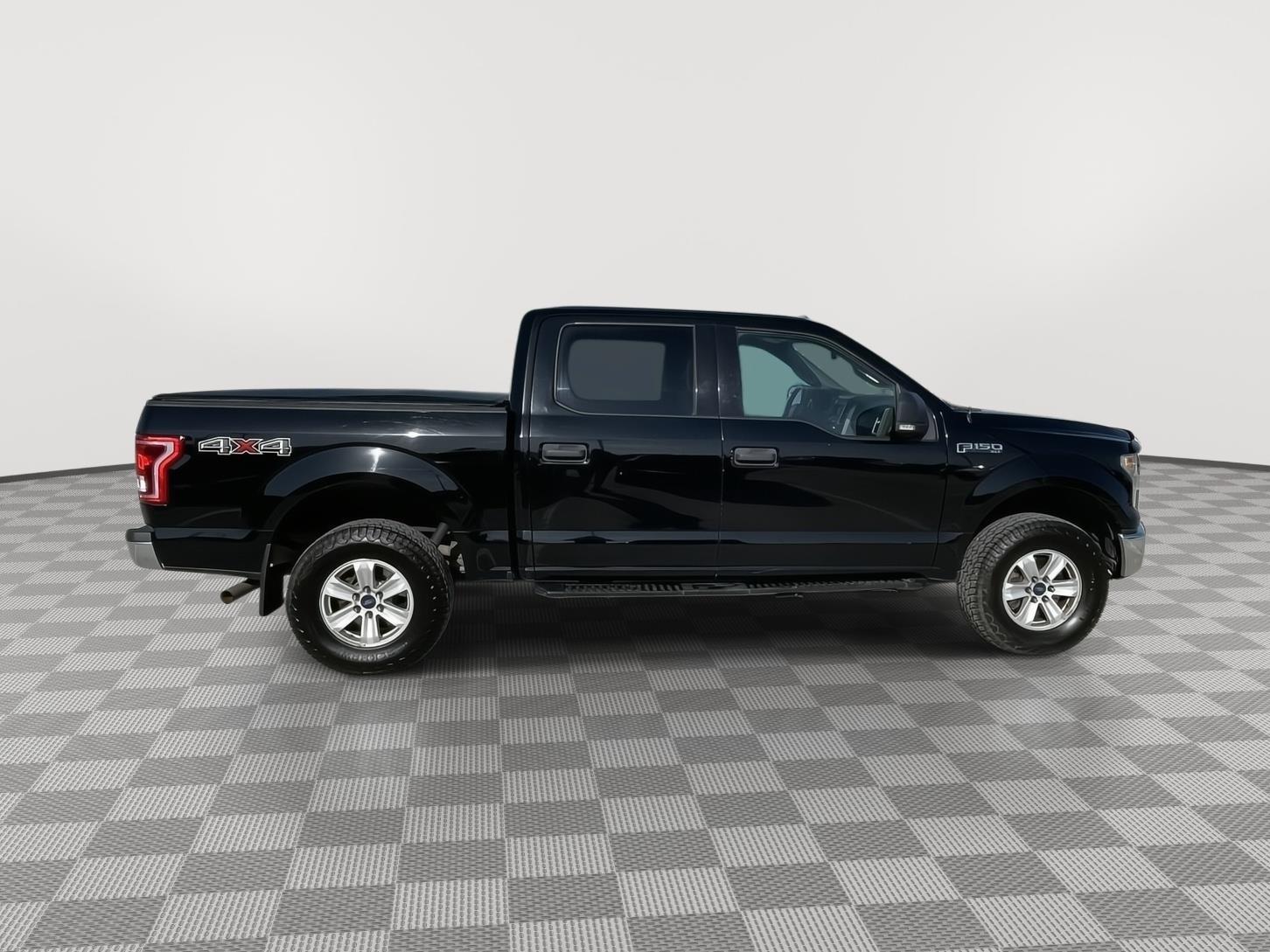 Vehicle photo 7
