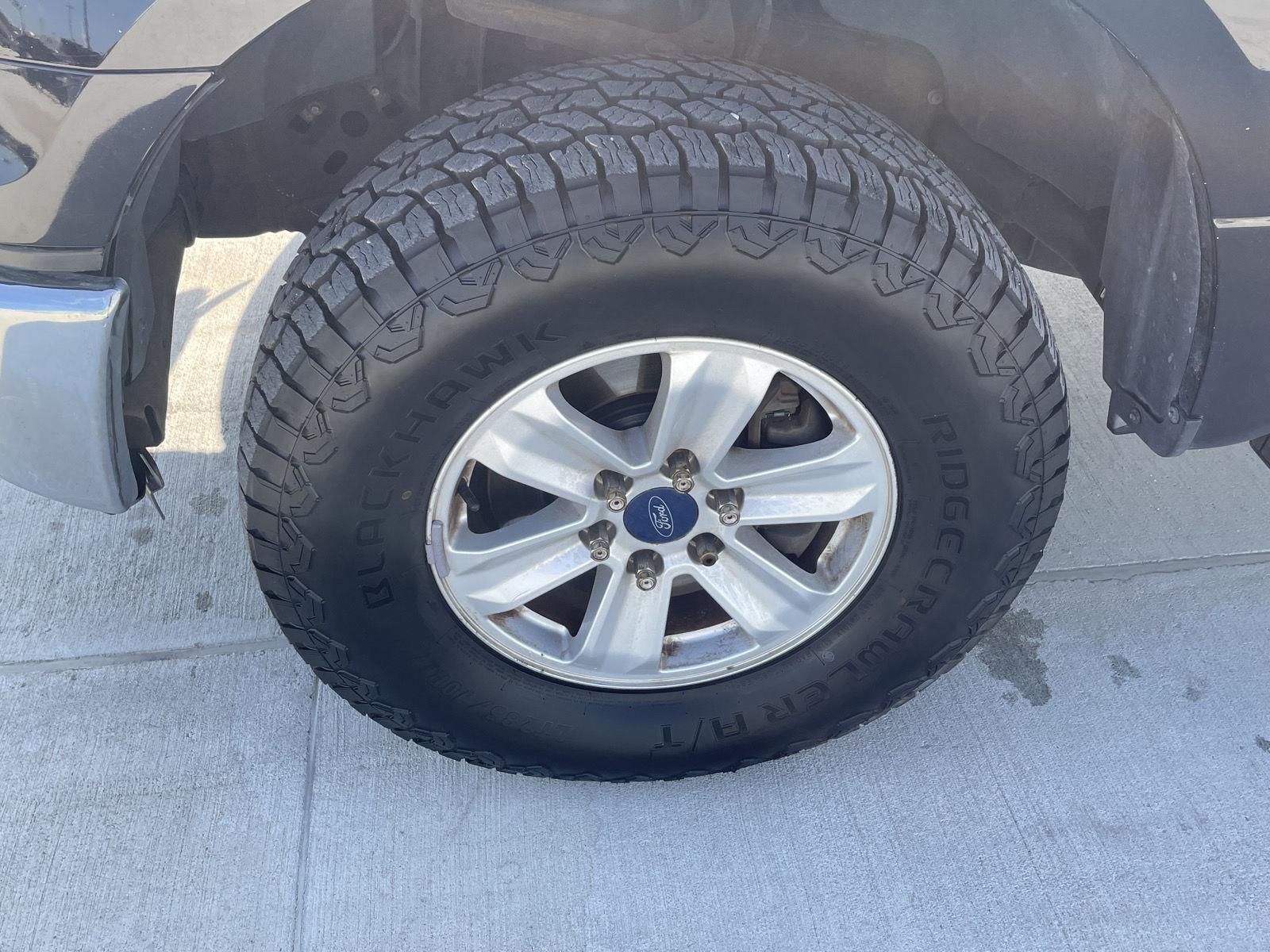 Vehicle photo 10