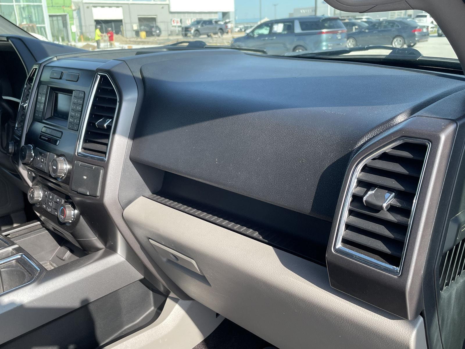 Vehicle photo 18