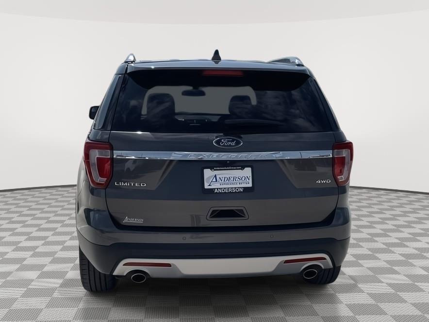 Vehicle photo 5