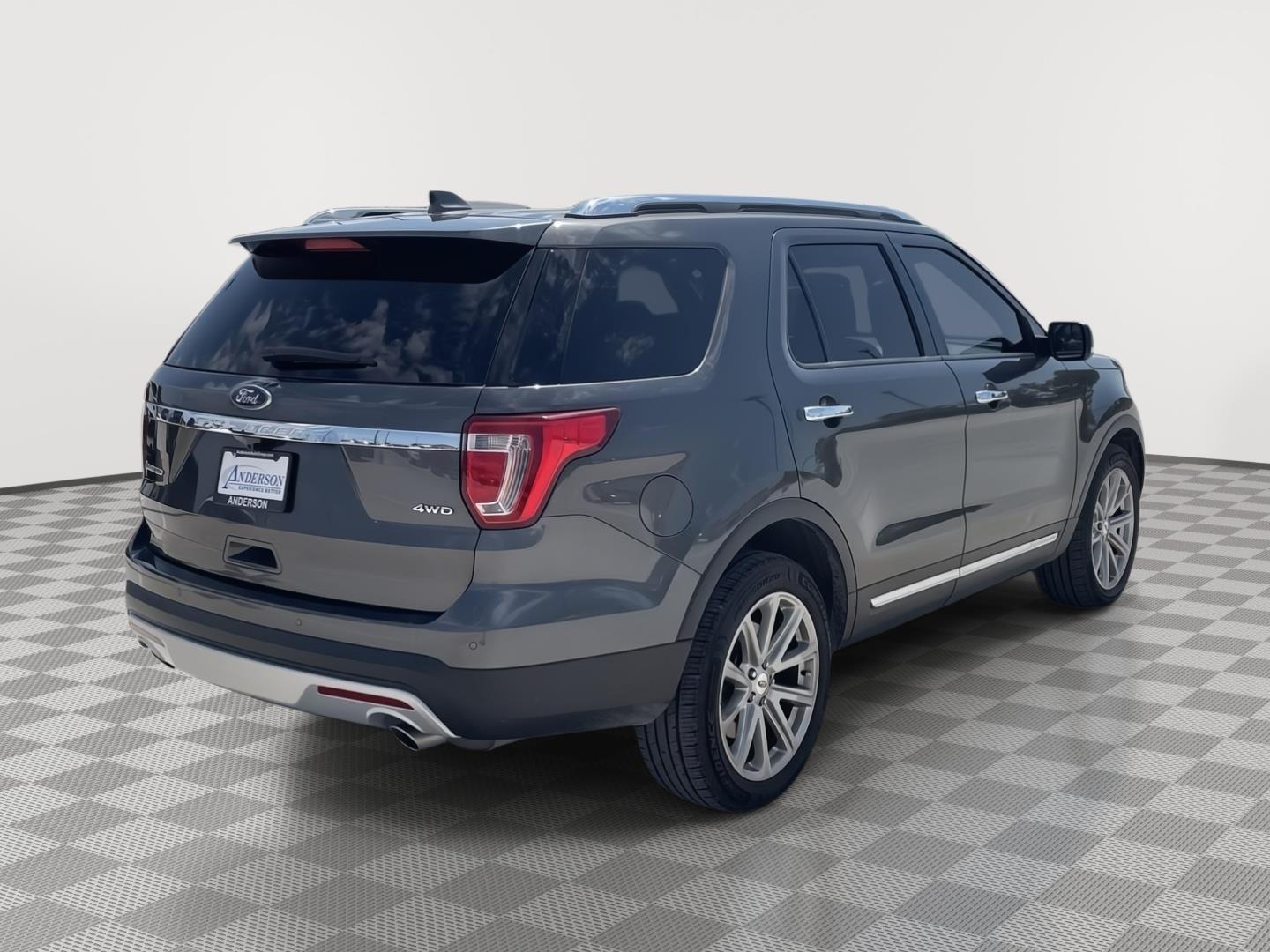 Vehicle photo 6