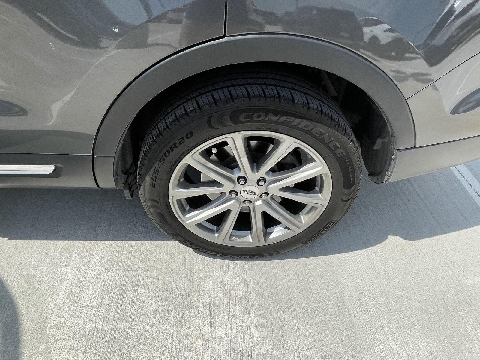 Vehicle photo 10