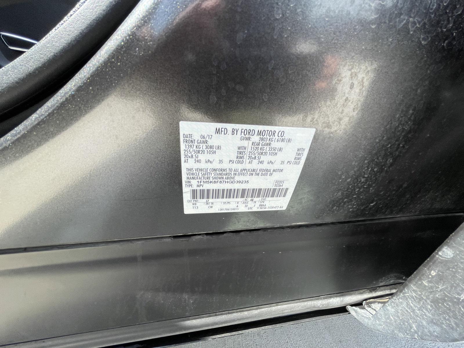 Vehicle photo 11