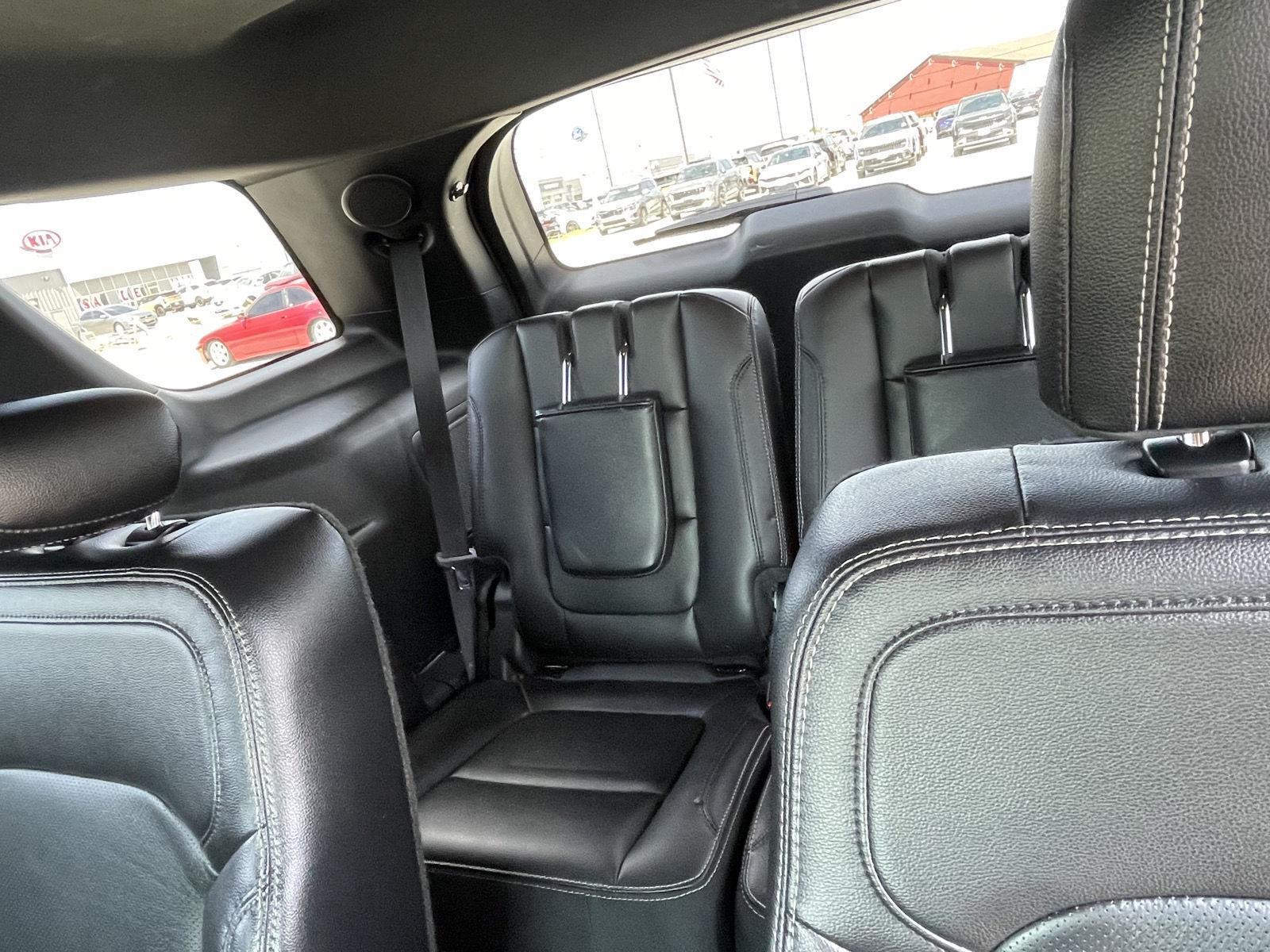 Vehicle photo 15