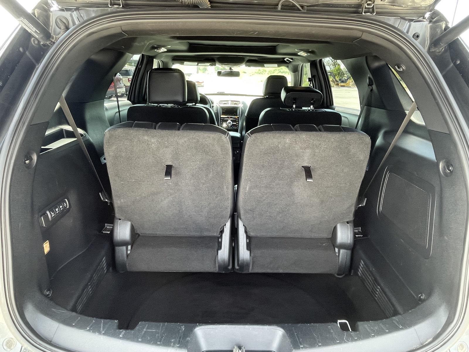 Vehicle photo 16