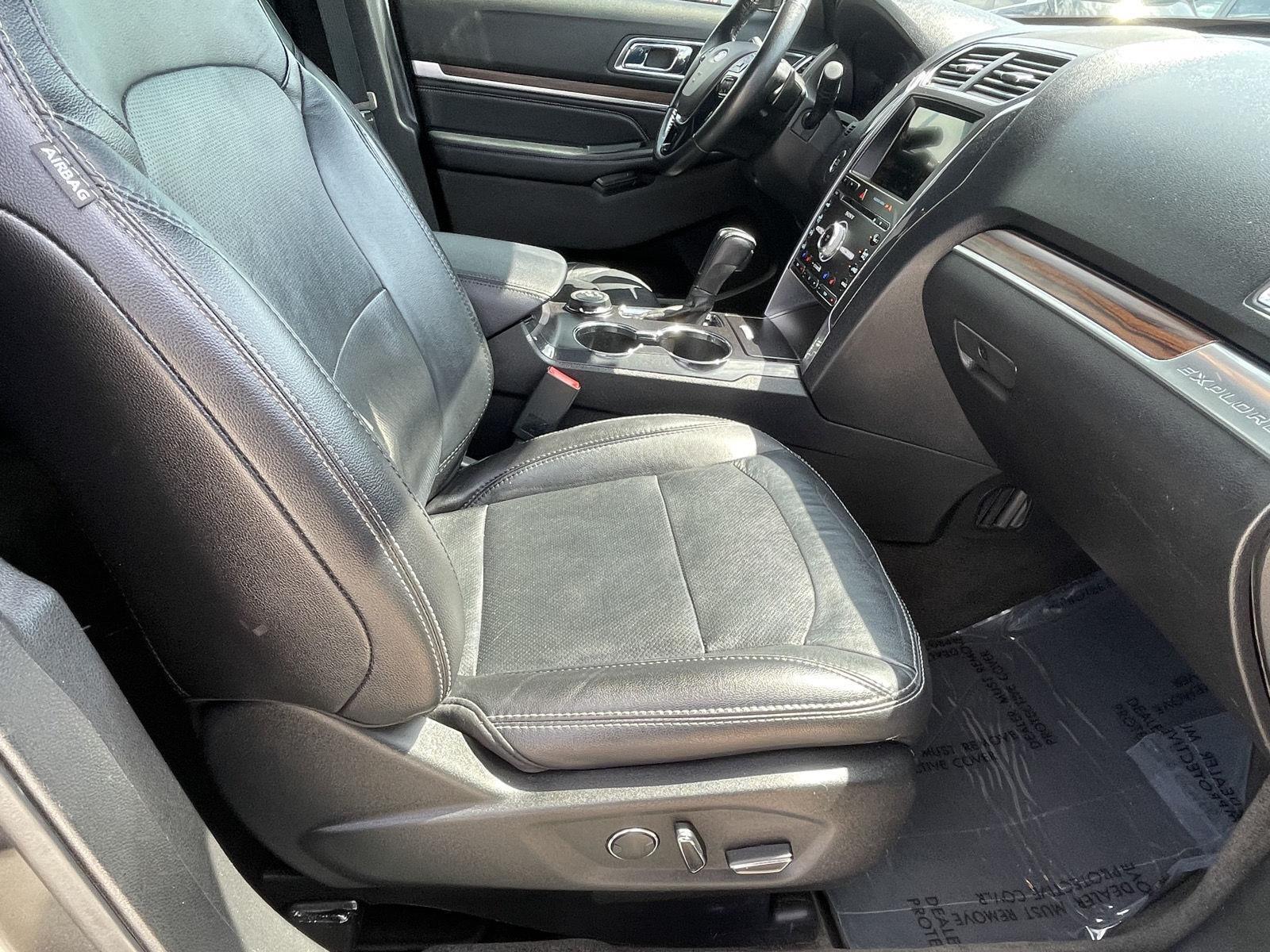Vehicle photo 18